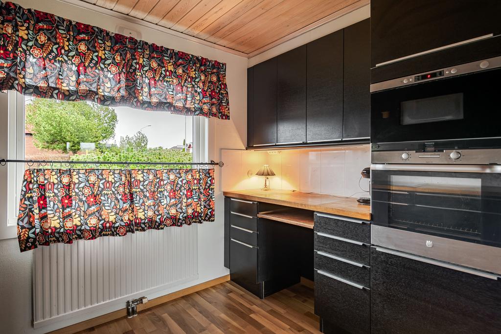 Köket renoverades 2014 och inredningen kommer från Ballingslöv
