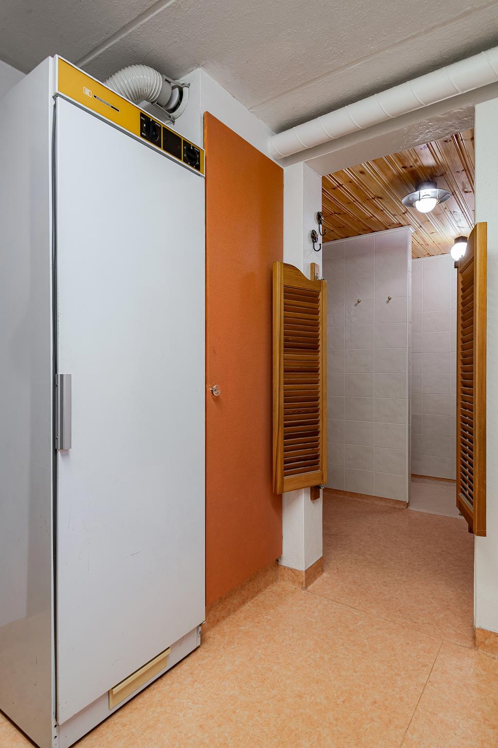 Tvättstugan har torkskåp