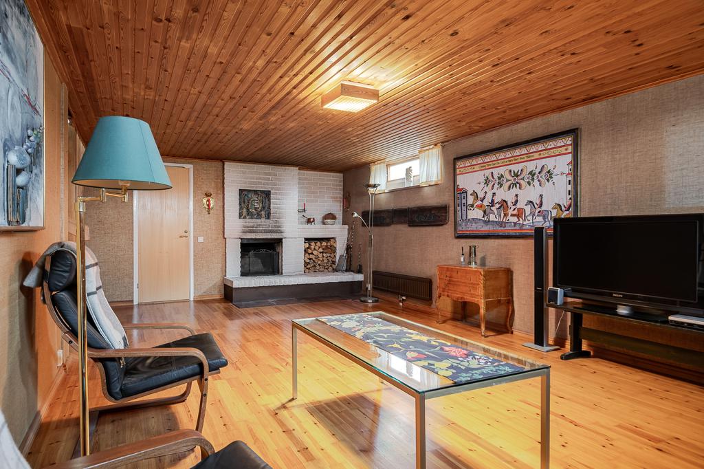 Gillestuga med eldstad