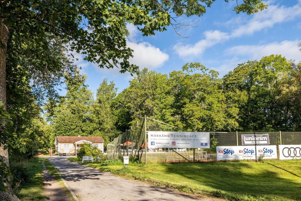 Lokala tennisklubben