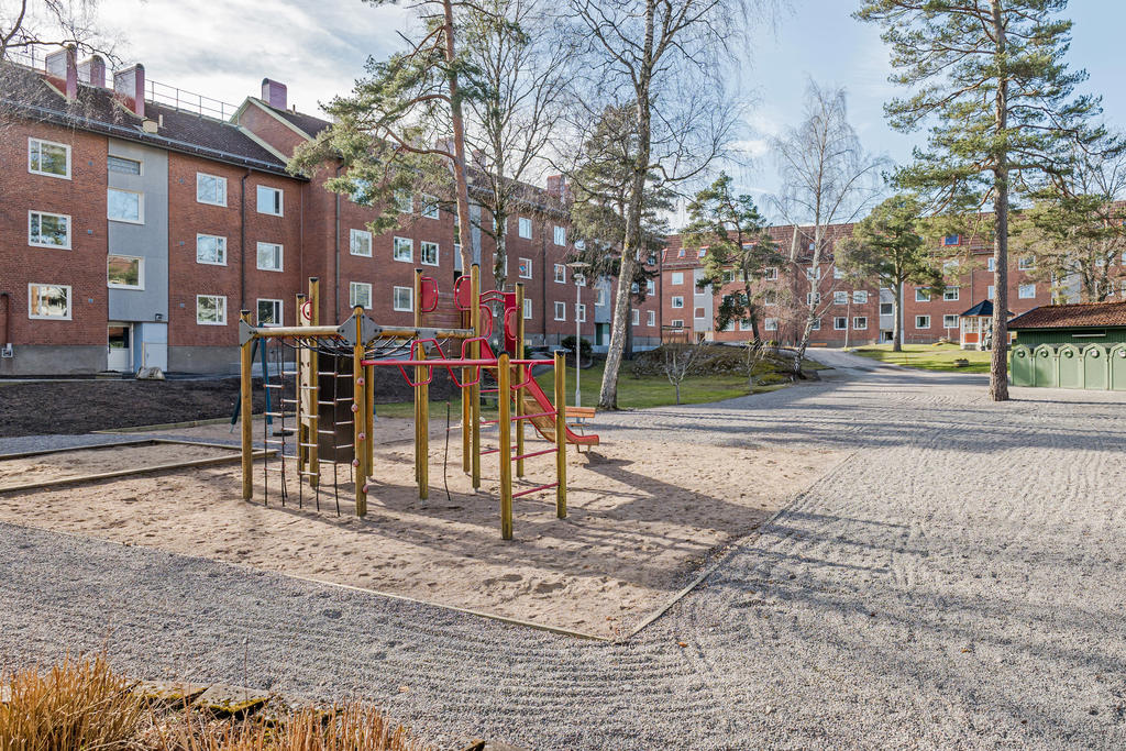 Innergård med lekplats