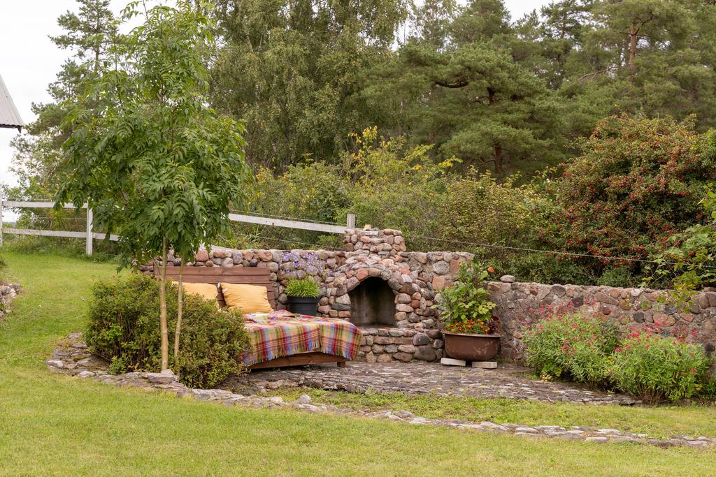 Uteplats i trädgård