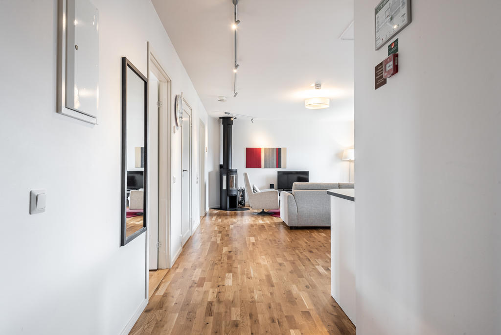 Bilderna kan vara från olika 78 kvm stora typlägenheter.