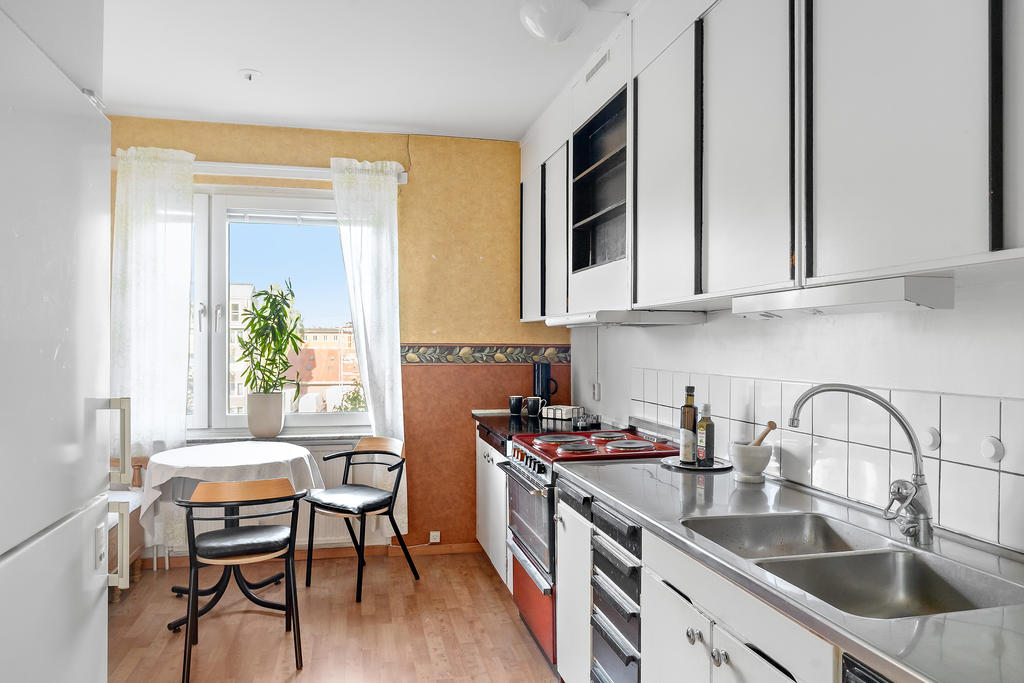 Kök med matplats för 4 personer