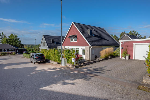 Hus och garage
