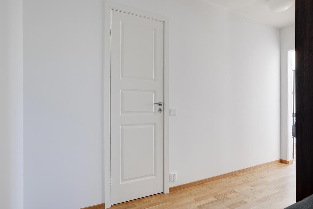 Ny dörr in till badrummet