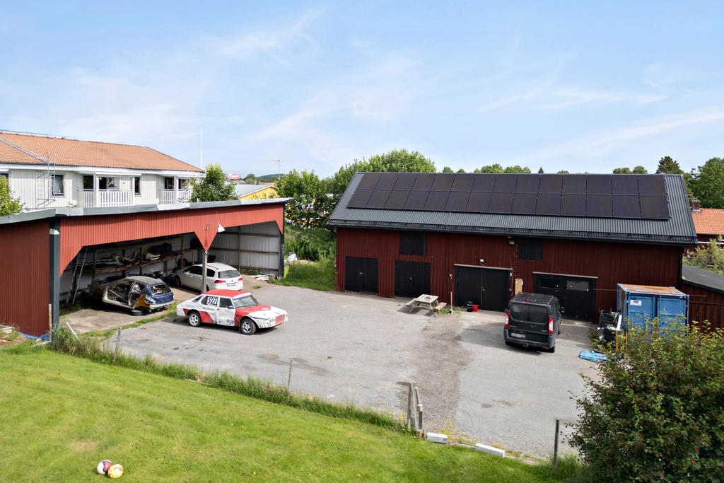 Praktisk verkstad och garage