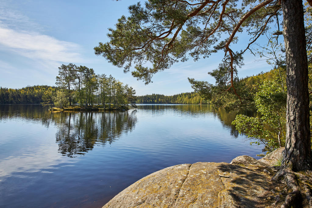 Vid sjön Torskabotten kan man ta sig ett härligt dopp