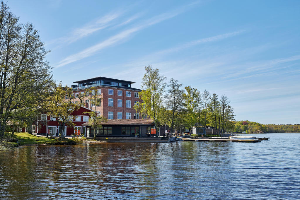 Här finns hotell, restauranger, café affärer mm