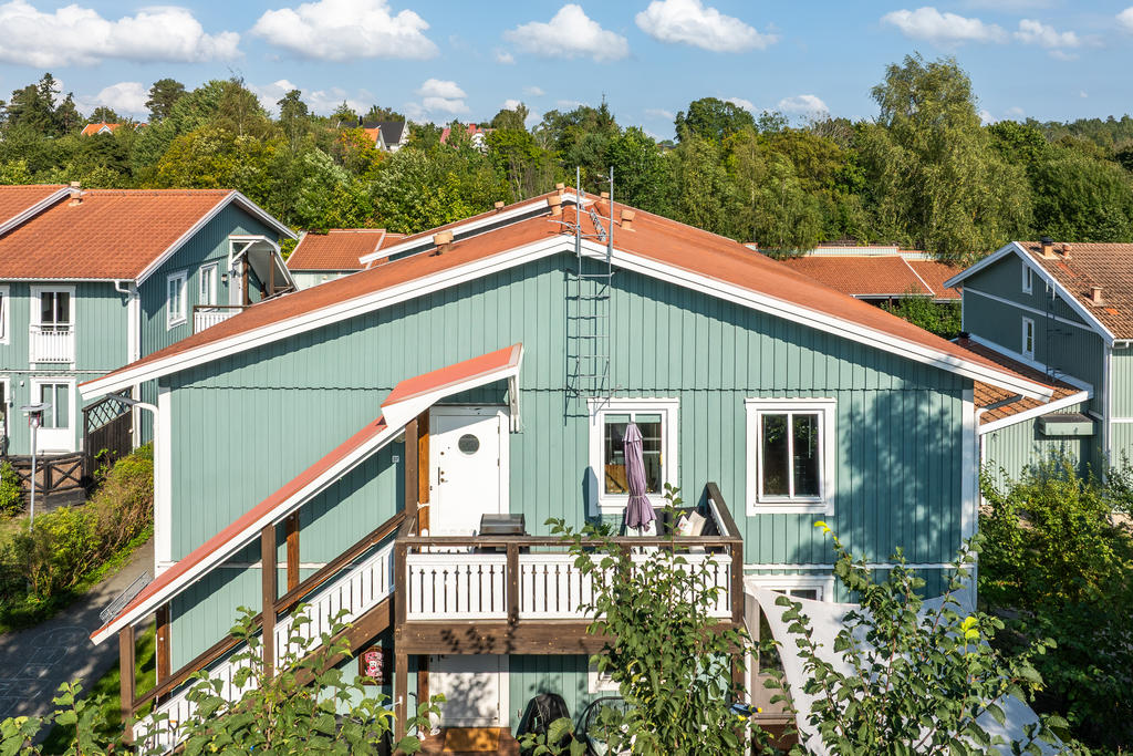 Övre gavellägenhet i soligt SV-läge!