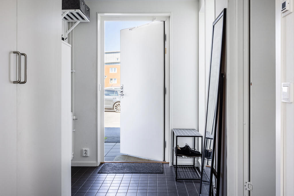 Hall med klinkersgolv