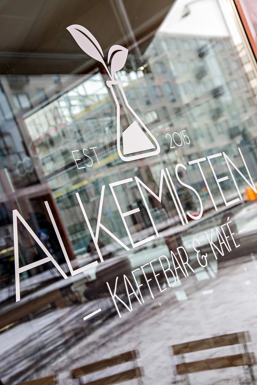 Alkemisten är ett av de populära caféerna i Kvillebäcken. 