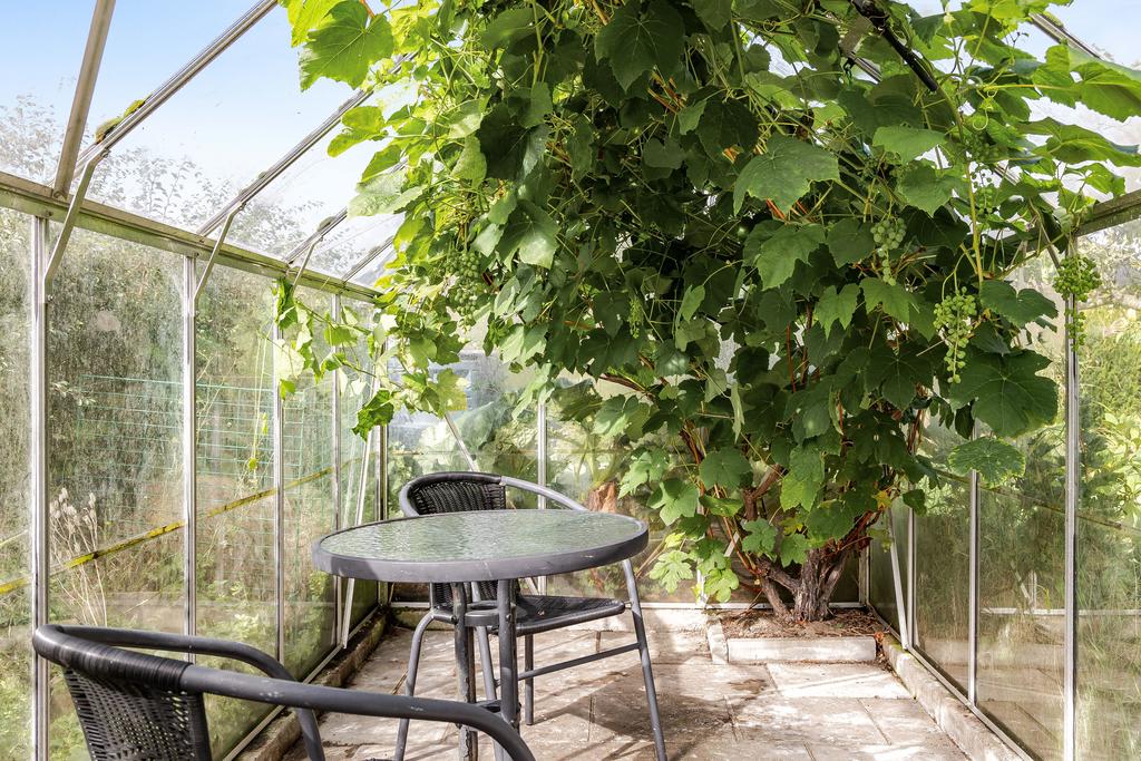 Här ges möjlighet att förlänga odlingssäsongen under stora delar av året.