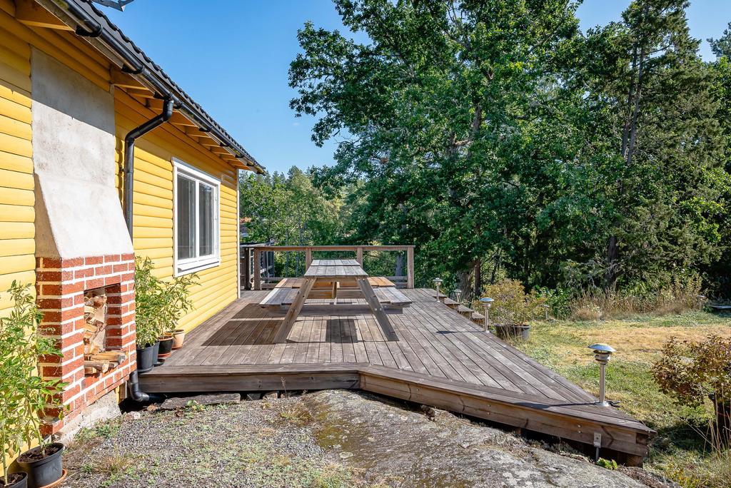 Naturens inslag och inramning vid uteplatsen