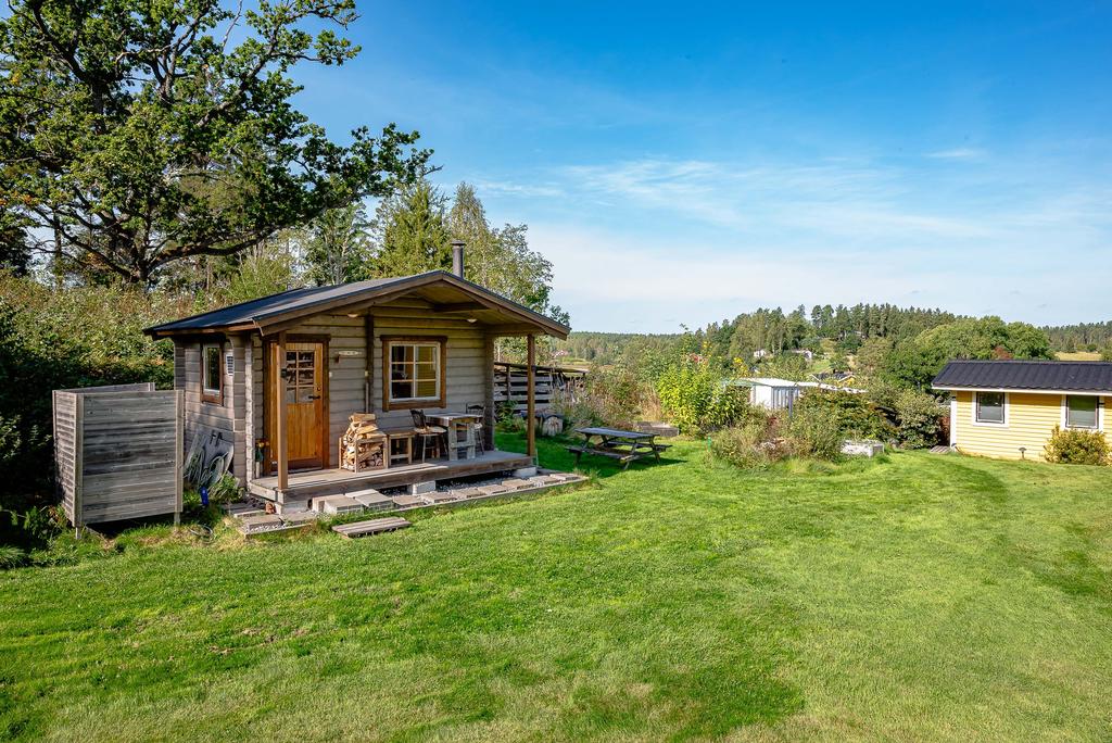 Bastustuga med vedeldad bastu och relax