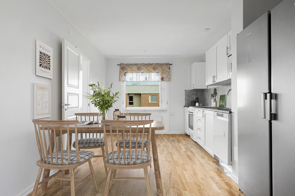 Denna bild är virtuellt stylad. Rummet har inga möbler i verkligheten.