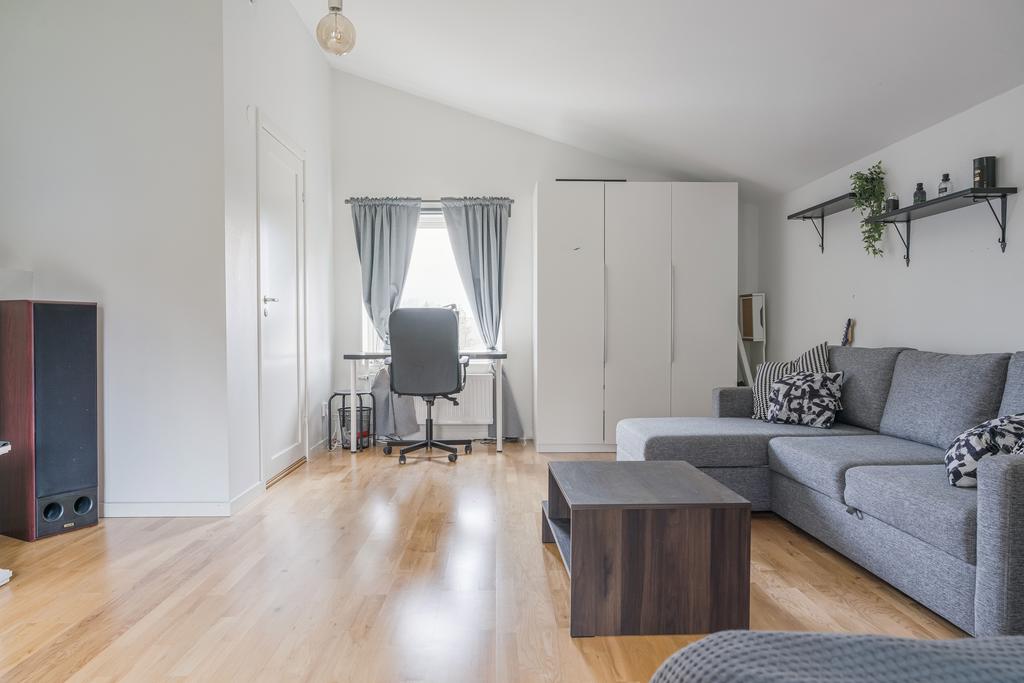 Sovrum 4 på övre plan.