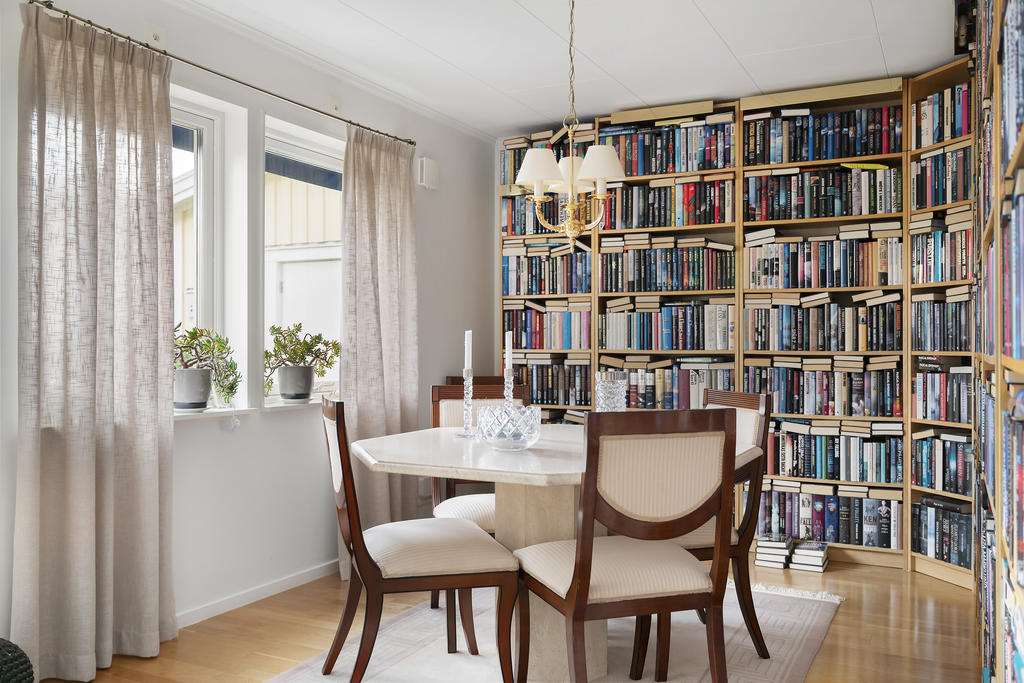 Matsal, bibliotek möjligt sovrum 5 