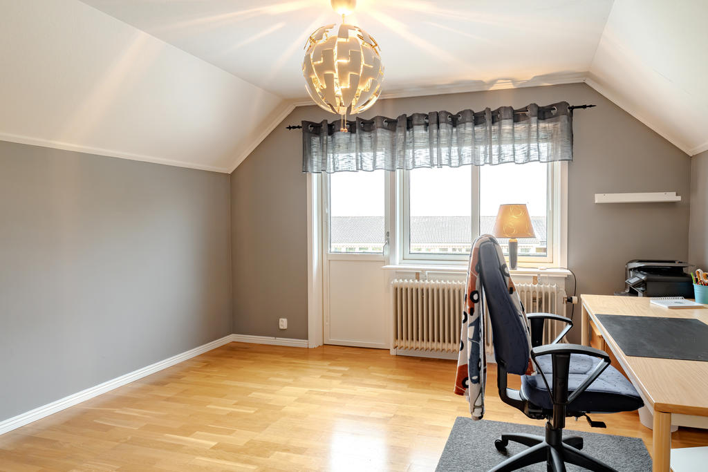 Sovrum med balkong - Övre plan.