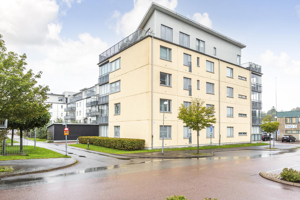 Närhet till allt vad centrala Kungälv har att erbjuda. 