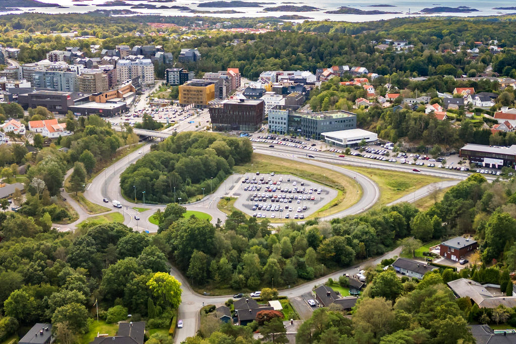 Med närhet till både natur vis Oxsjön-Sisjön och Nya Hovås med service och kommunikationer. Salta bad på cykelavstånd