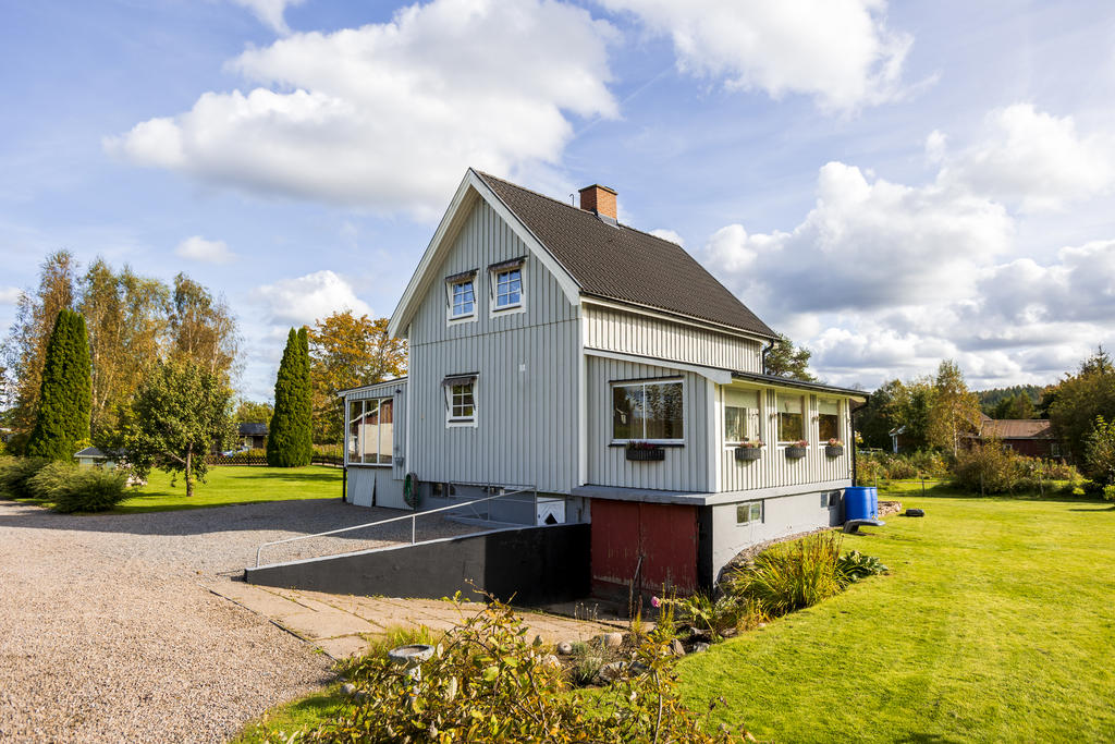 Garage även i källarplan