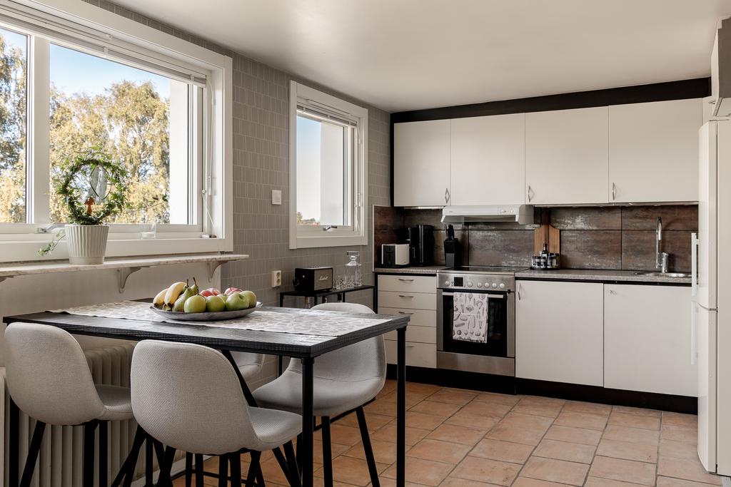 Perfekt balans mellan klassisk stil och moderna materialval.