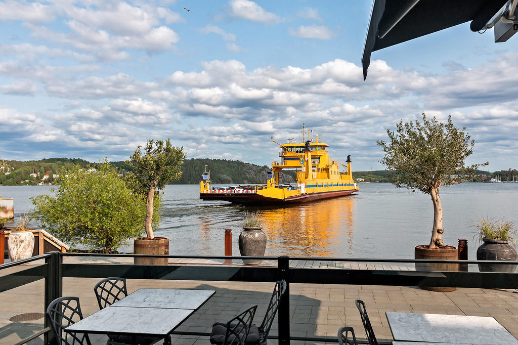 Från Ekerö går bilfärjan till Slagsta