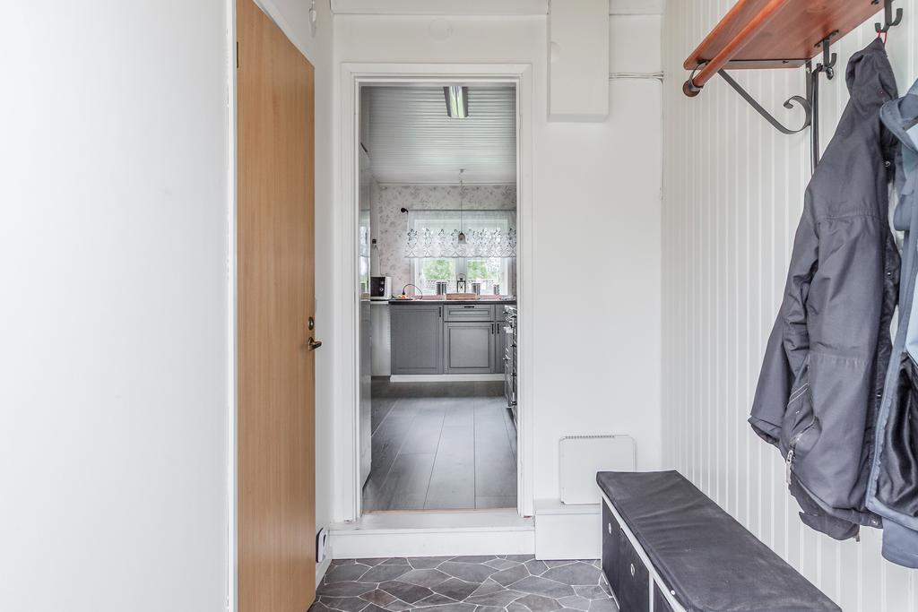 Entréhall mot kök