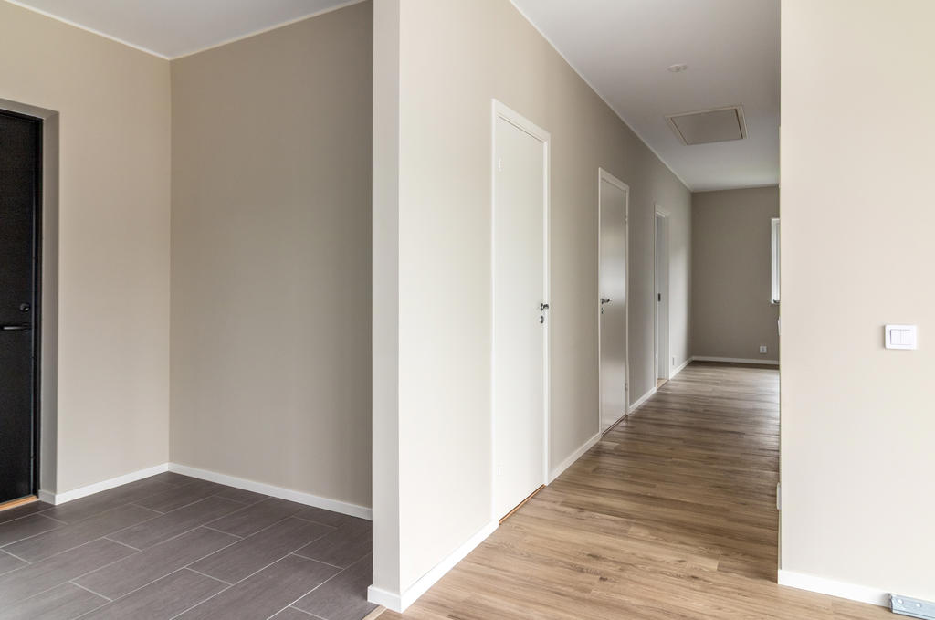 Hall mot allrum & sovrum 2-4