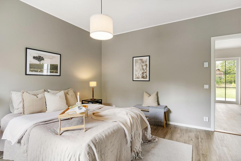 Exempelbild - spegelvänd planlösning - Master bedroom