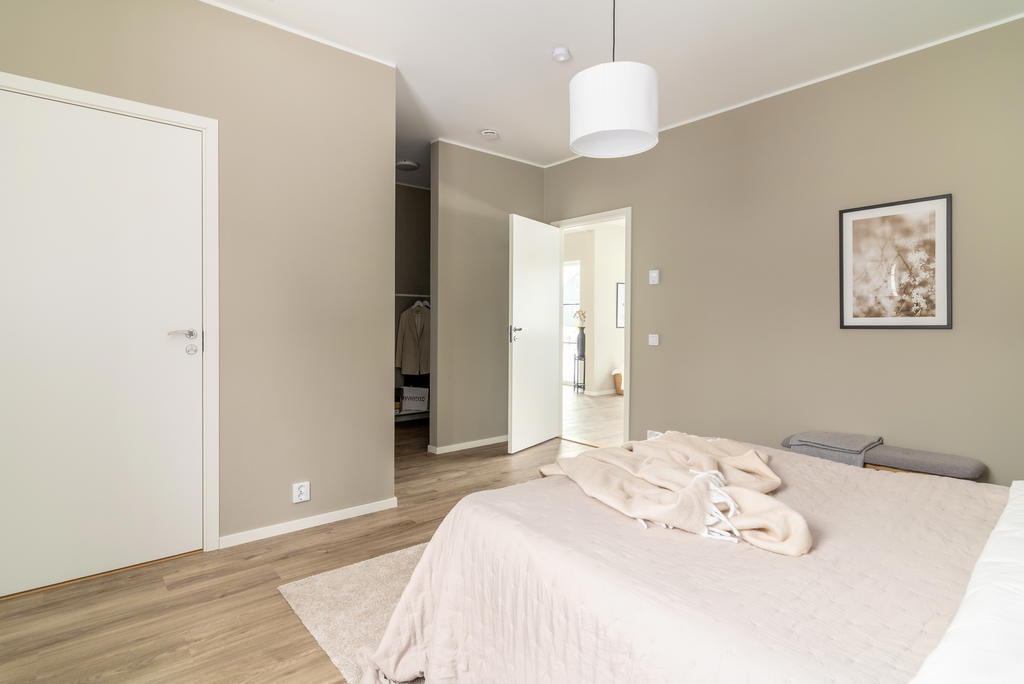 Sovrum 1 - eget badrum & klädkammare
