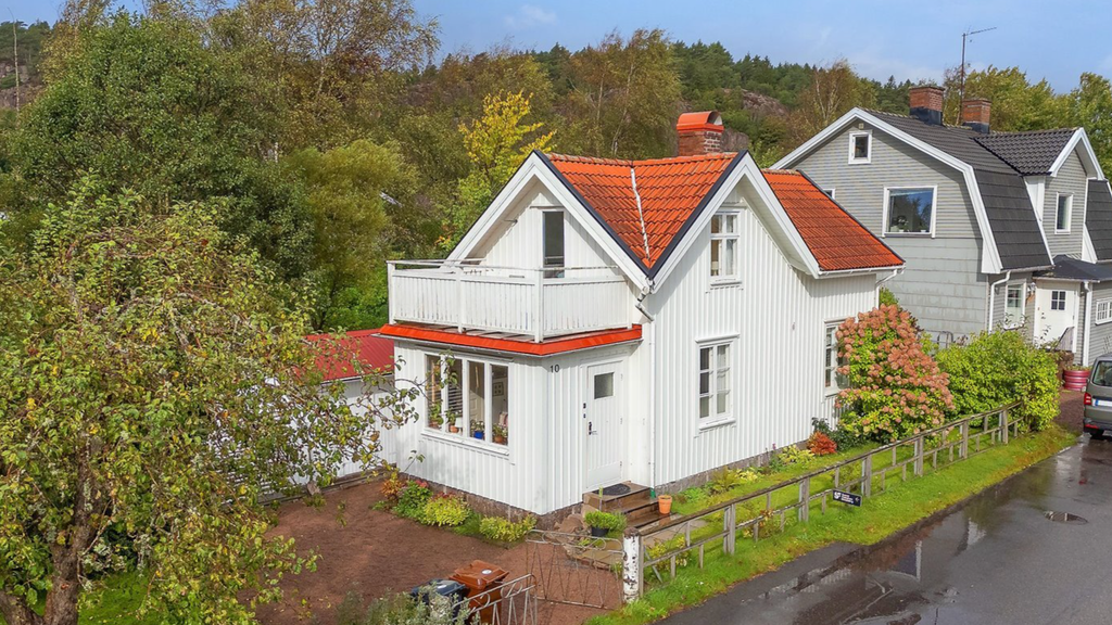 Brodalsvägen 10, Brastad
