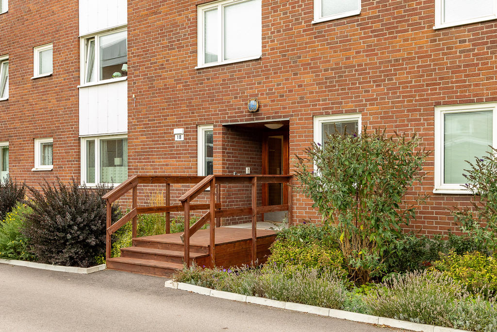 Entré intill trapphuset
