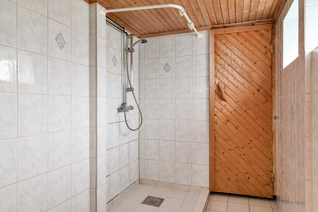 Dusch och bastu i källare
