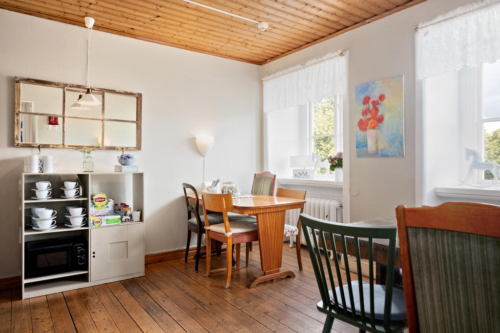 Matsalsdel där frukost serveras