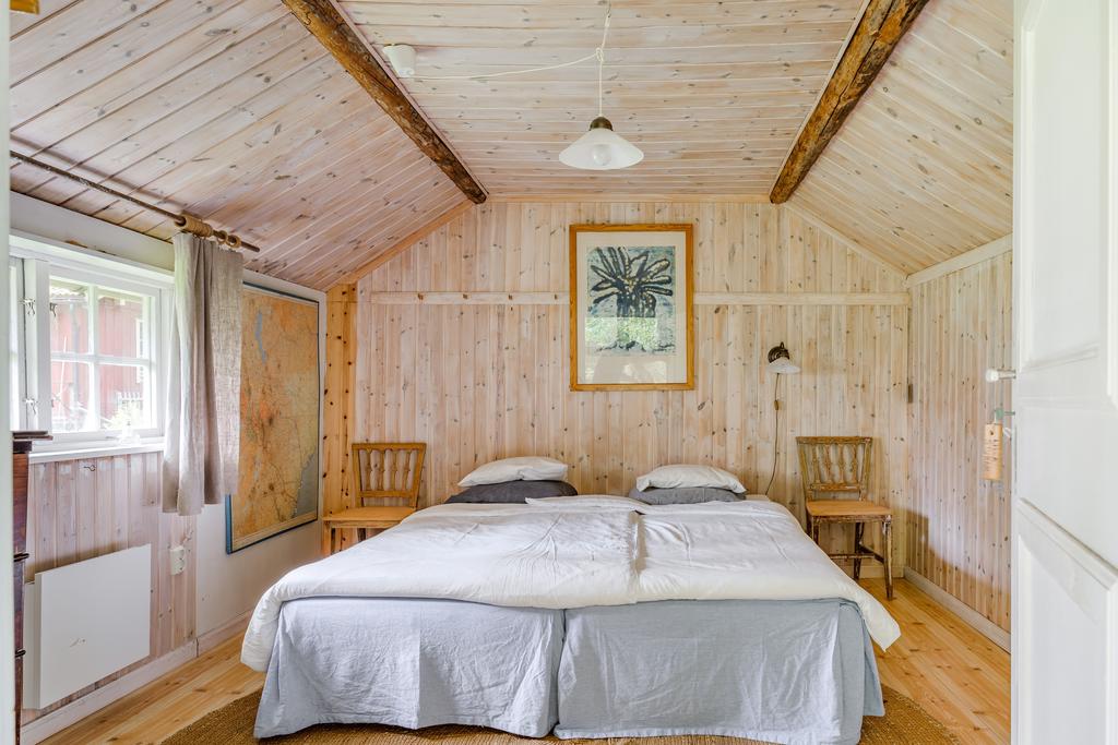 Perfekt gäststuga med kamin