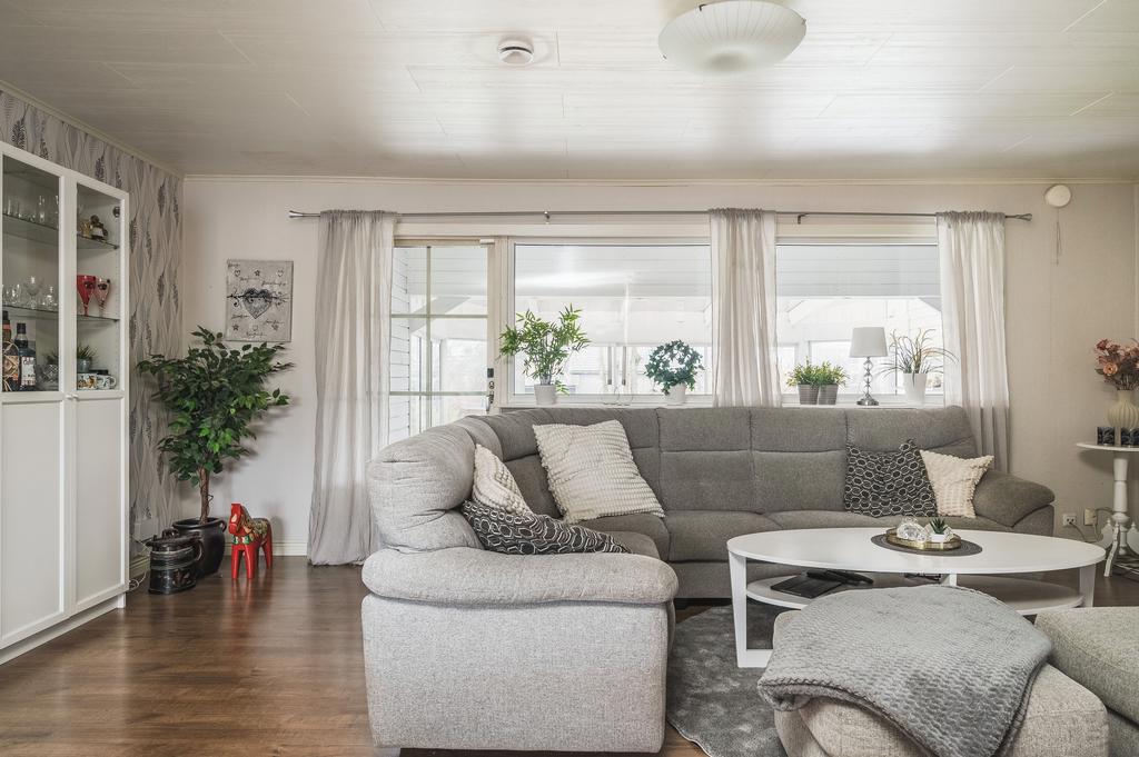 Utgång till det inglasade uterummet