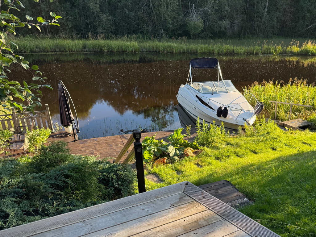 Härifrån kan du ta båten ända ut på Runn!