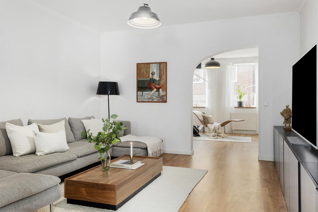 Vardagsrummet sett mot allrummet