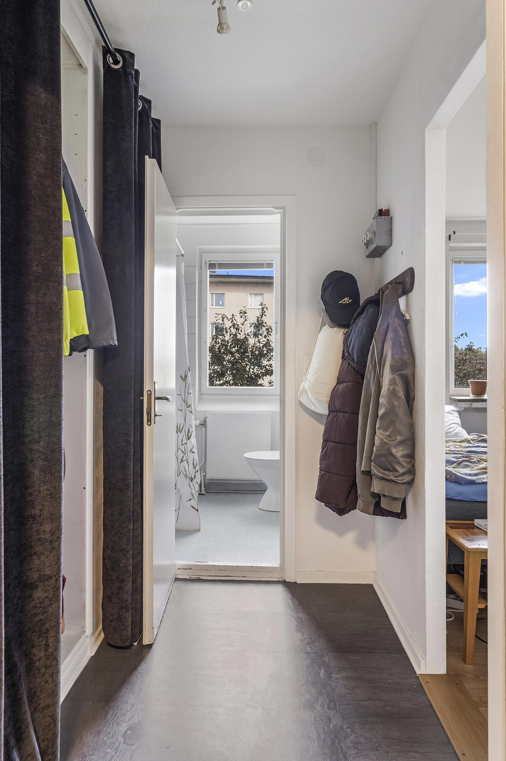 Hall med avhängning