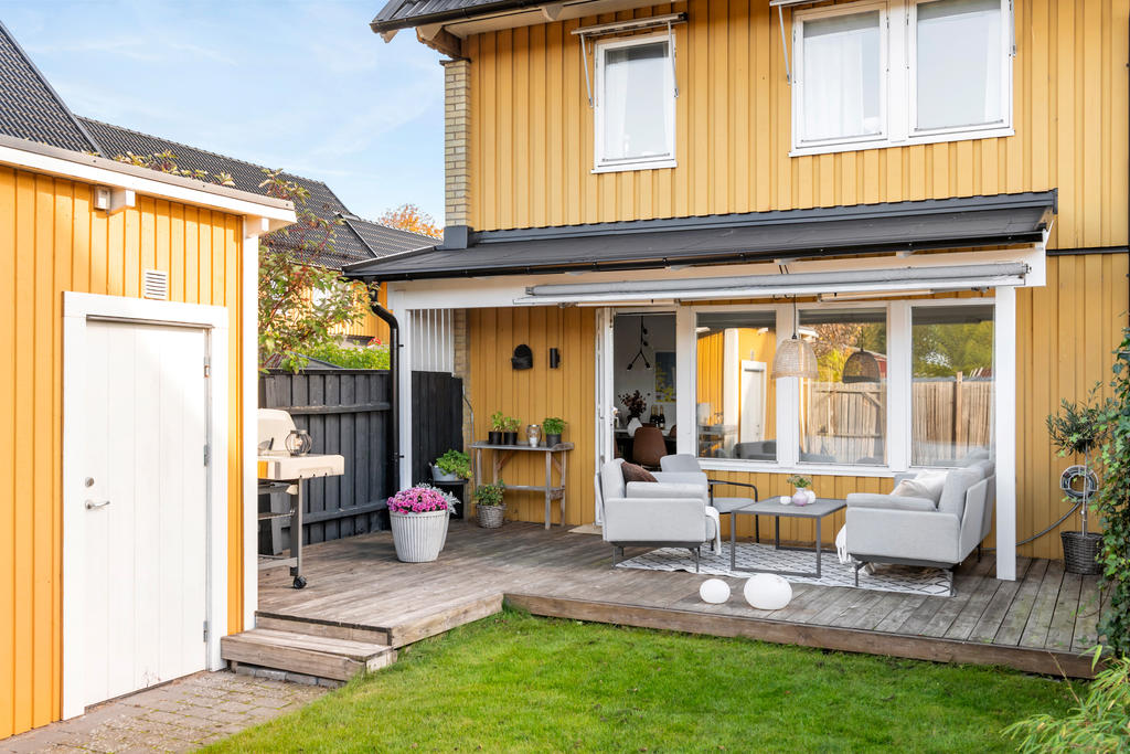 Solig och insynsskyddad gavel!