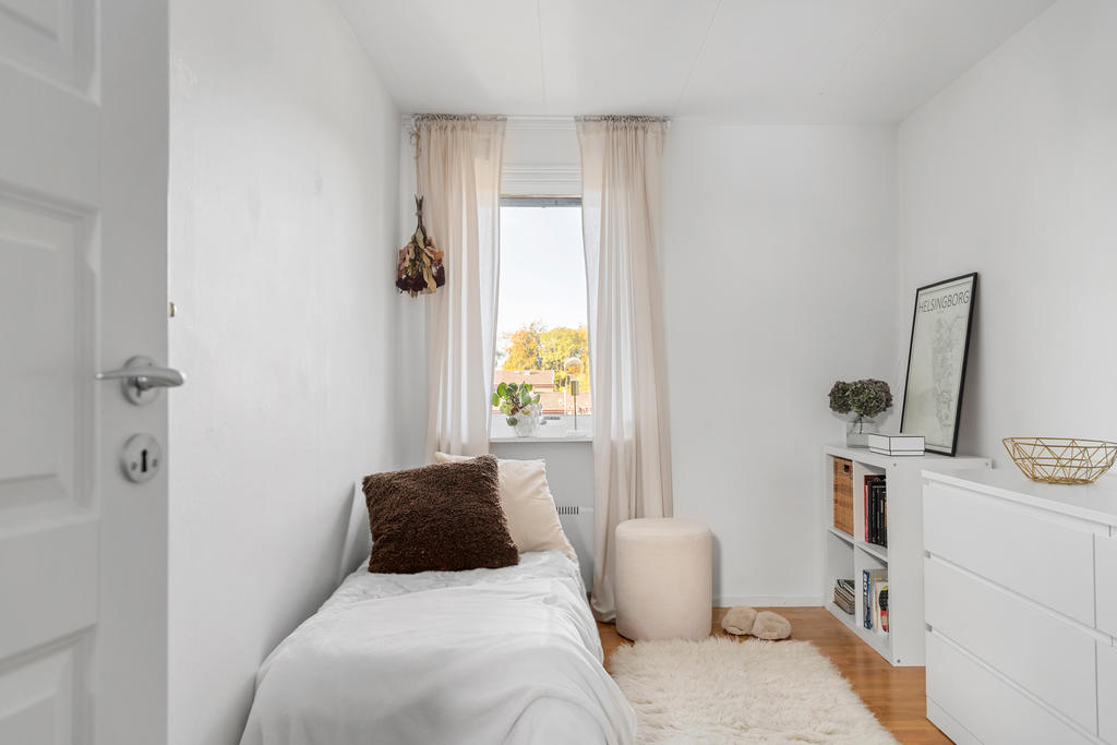 Bostadens andra sovrum. 