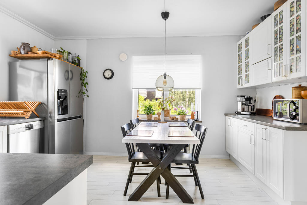 Plats för matbord även i köket