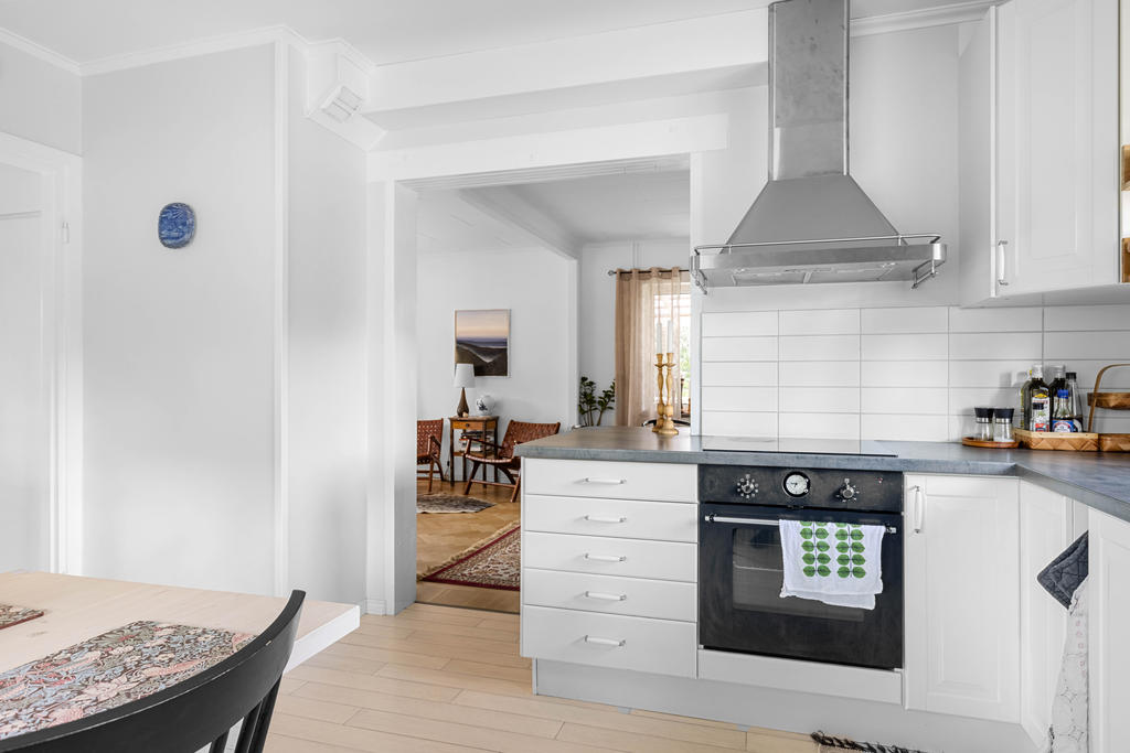 Öppen planlösning mellan köket och matrummet