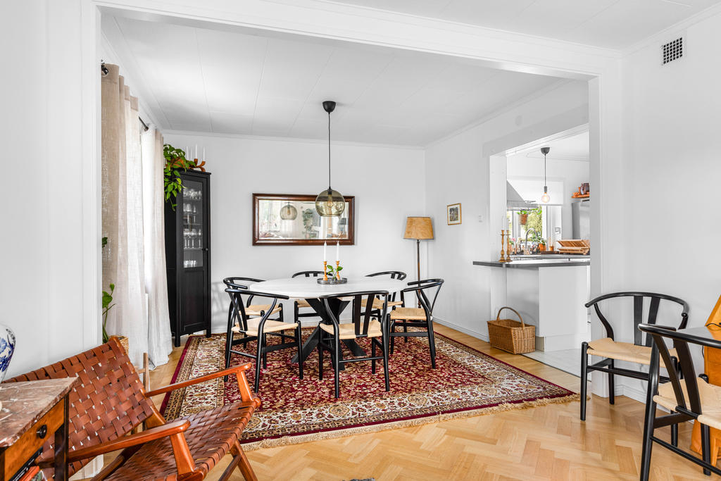 Matplats i vardagsrummet