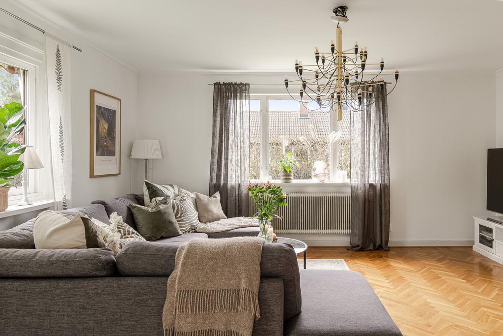 Vyn från matplatsen mot vardagsrummet