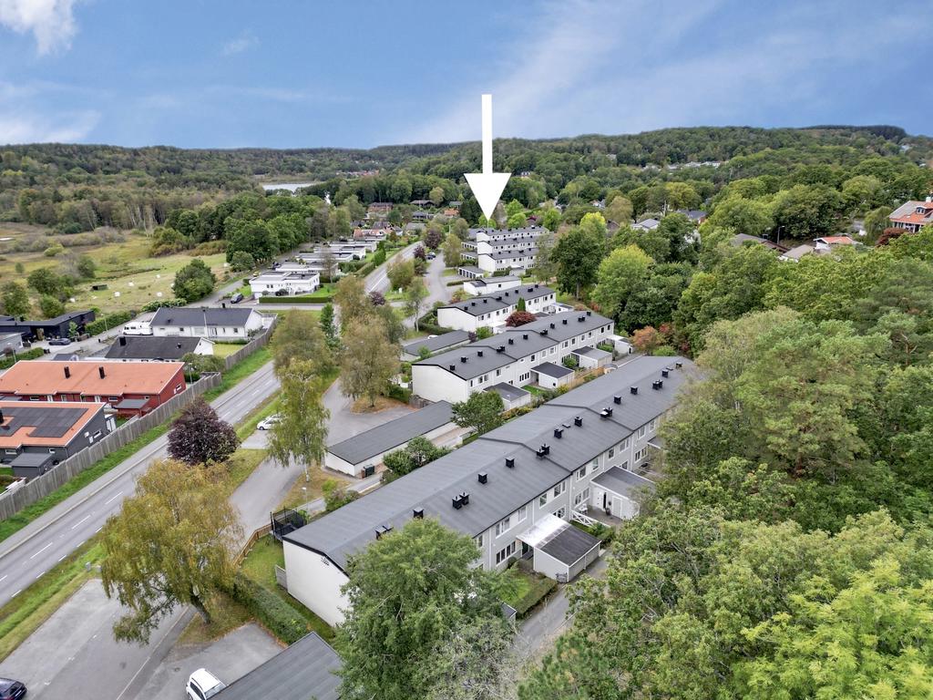 Längst bort från Mölndalsvägen ger en lugn boendemiljö och vackra vyer