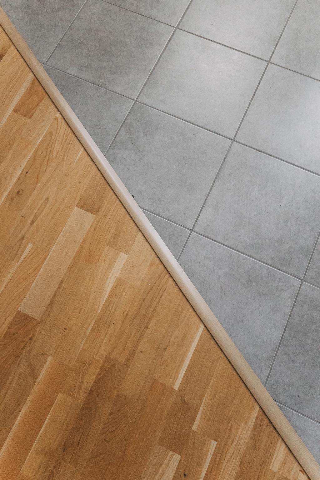 Klinkergolv och parkettgolv entré