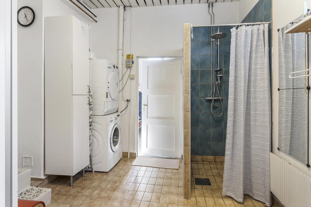 Kombinerad tvättstuga och dusch